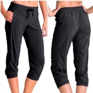 Athleta Black La Viva Cropped Joggers